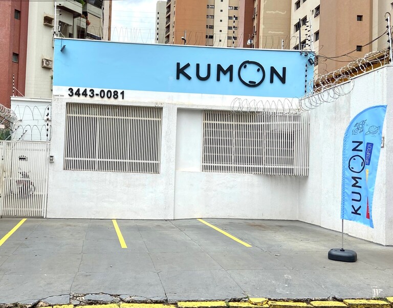 Fachada do centro educacional Kumon Ribeirão Centro