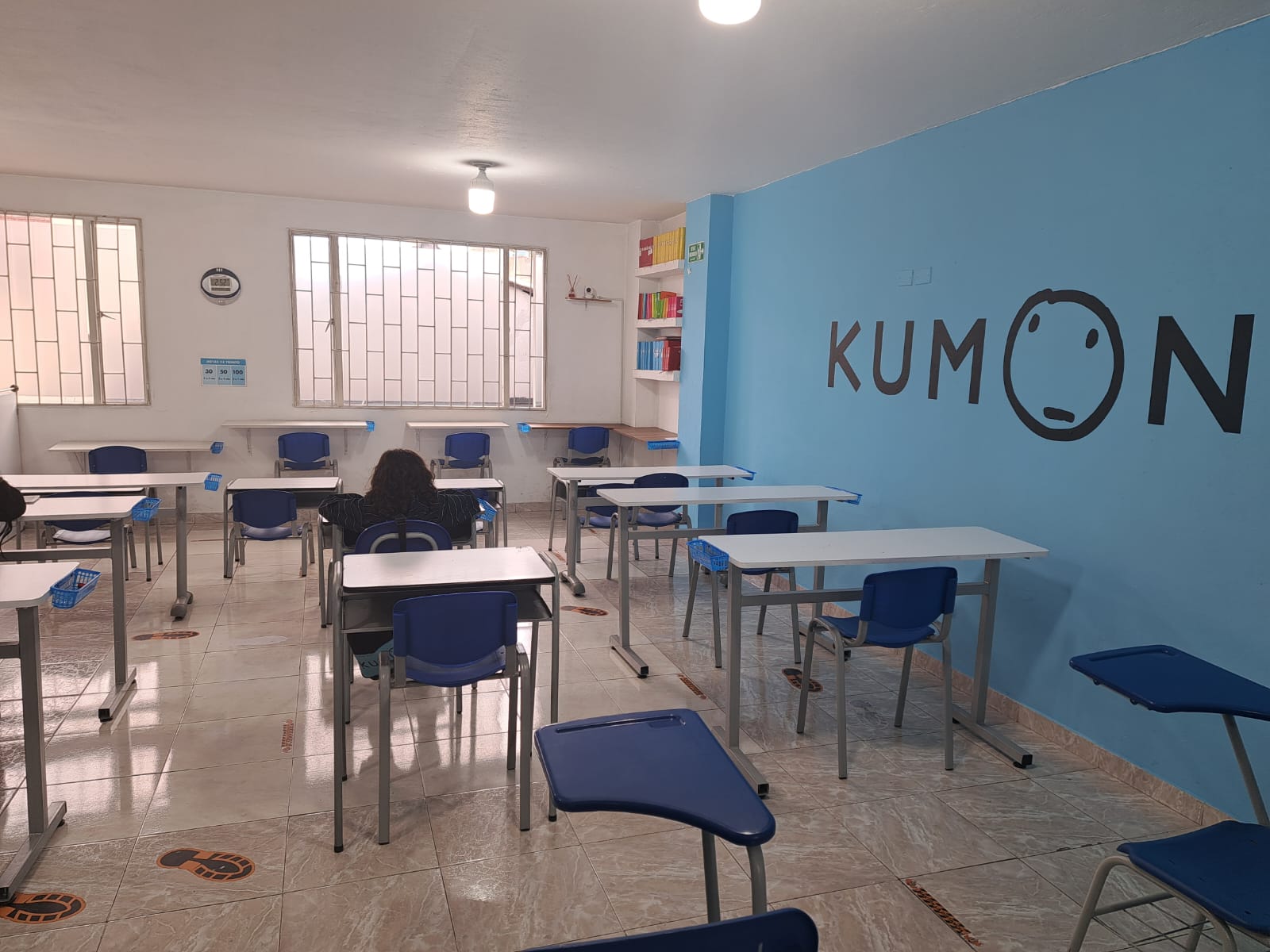 Sala de clase de Kumon en Álamos Norte, Colombia