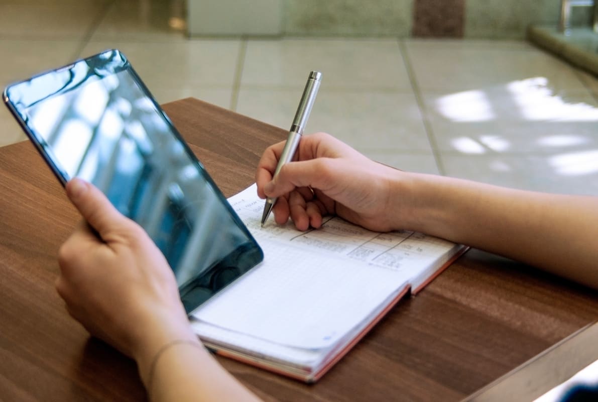 Leitura digital sendo usada como instrumento de aprendizagem.