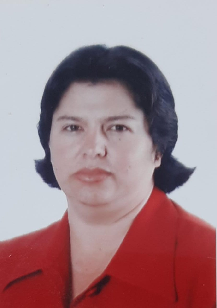 Retrato de la profesora del centro Kumon Líbano, Colombia, lista para apoyar a los estudiantes con el método Kumon y mejorar sus habilidades académicas.