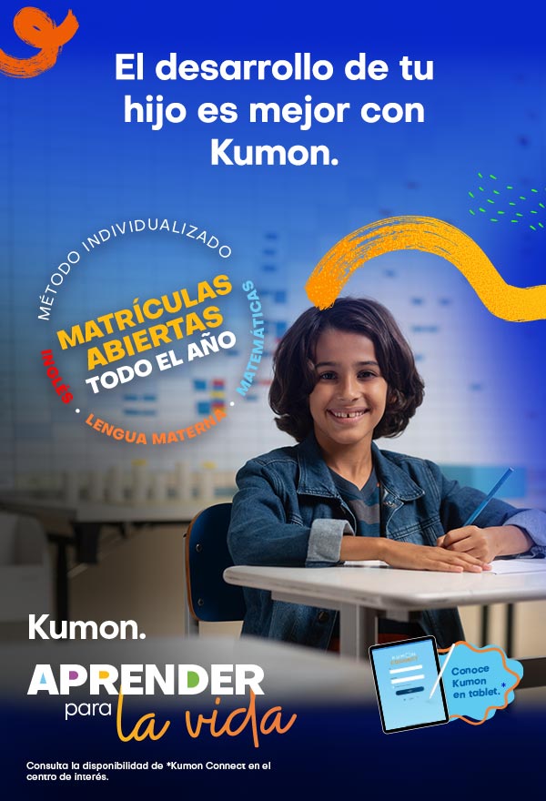 Estudiante contento con materiales de Kumon, promocionando la inscripción continua en unidades franquiciadas para cursos a medida de inglés, matemáticas y lengua materna.