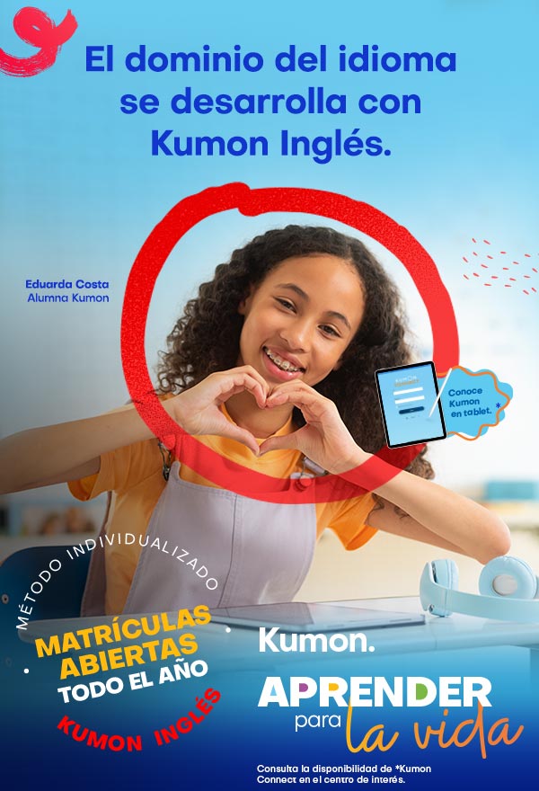 Alumna de Kumon haciendo señal de corazón con las manos, destacando el curso de Inglés y el desarrollo del dominio del idioma.