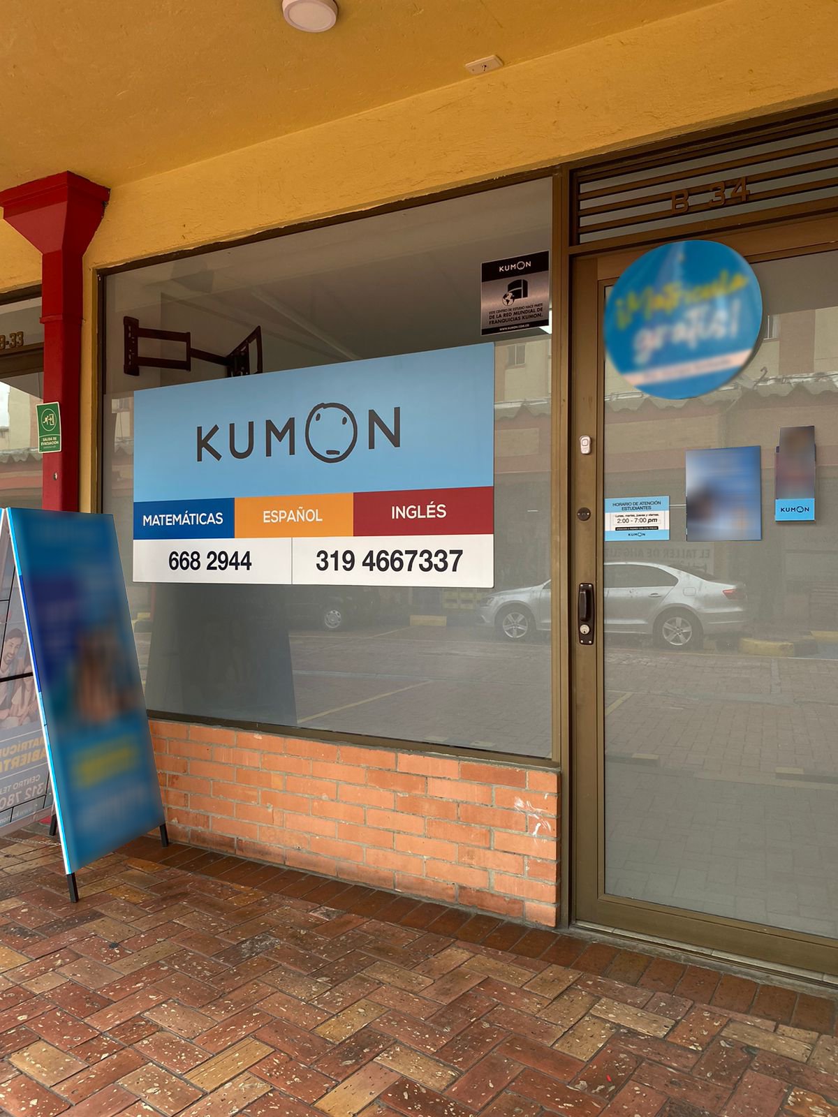 Fachada do Kumon Tejares