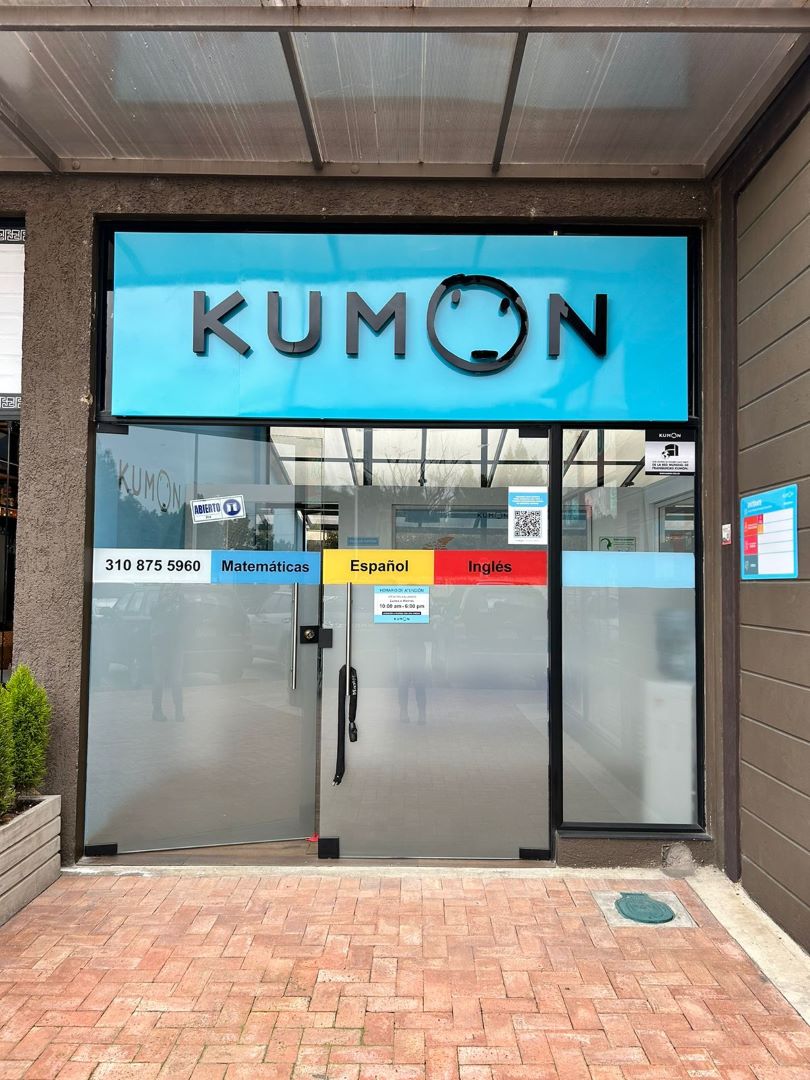 fachada del centro kumon cajica montaña plaza