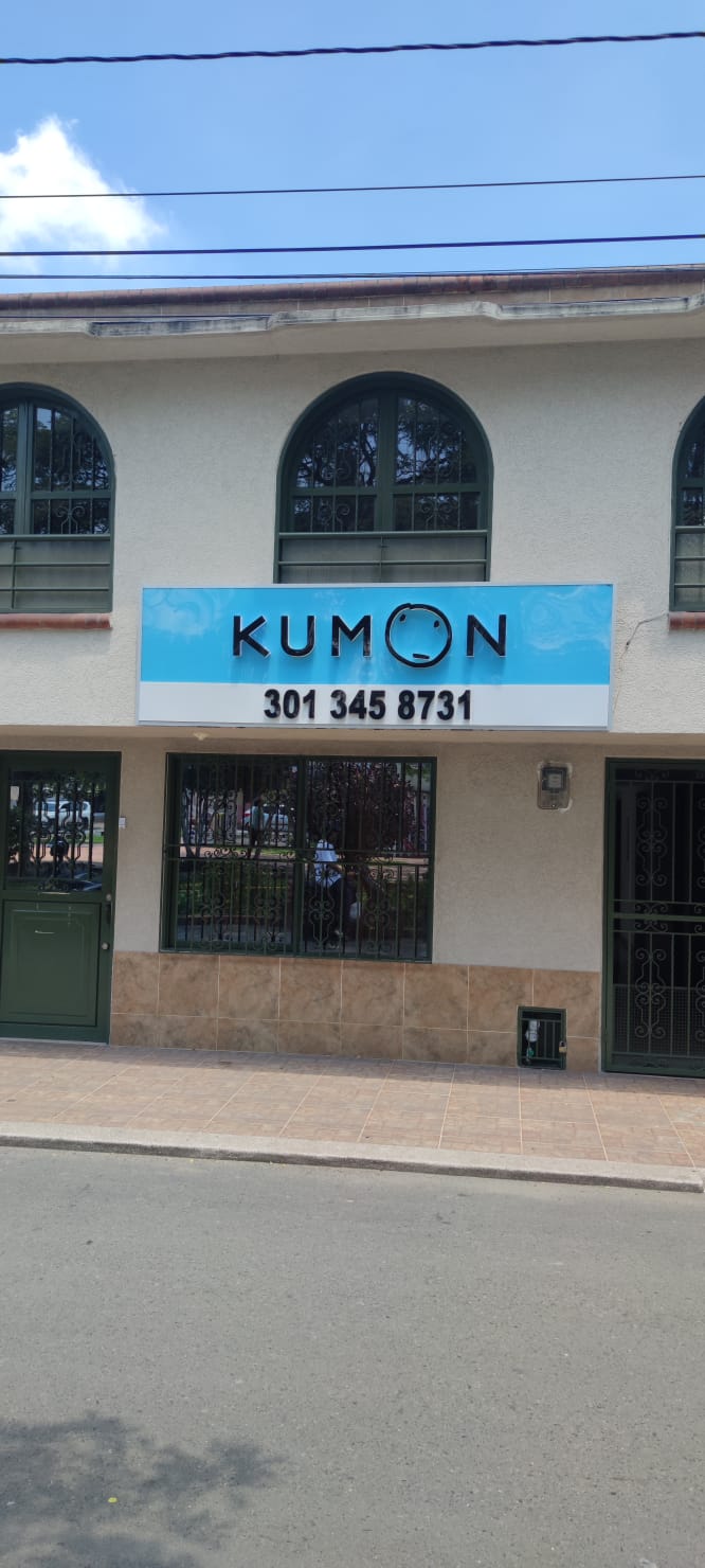 fachada del centro Kumon Cartago