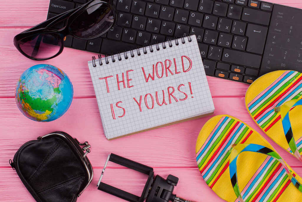 Caderno com a frase The world is yours!