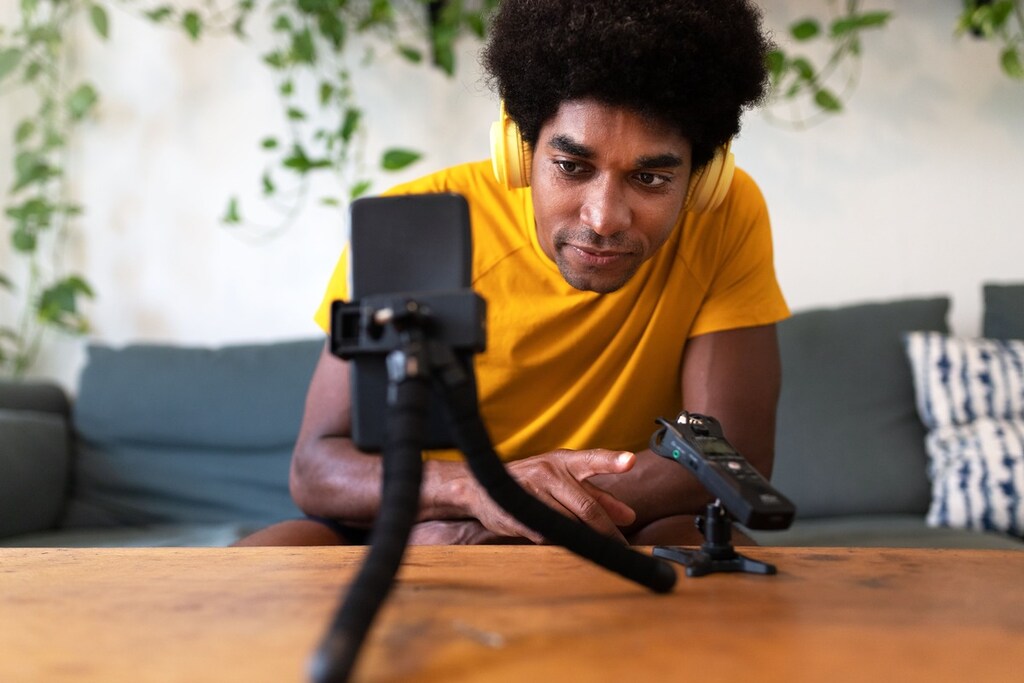 Franqueado gravando vídeo para redes sociais para franquias