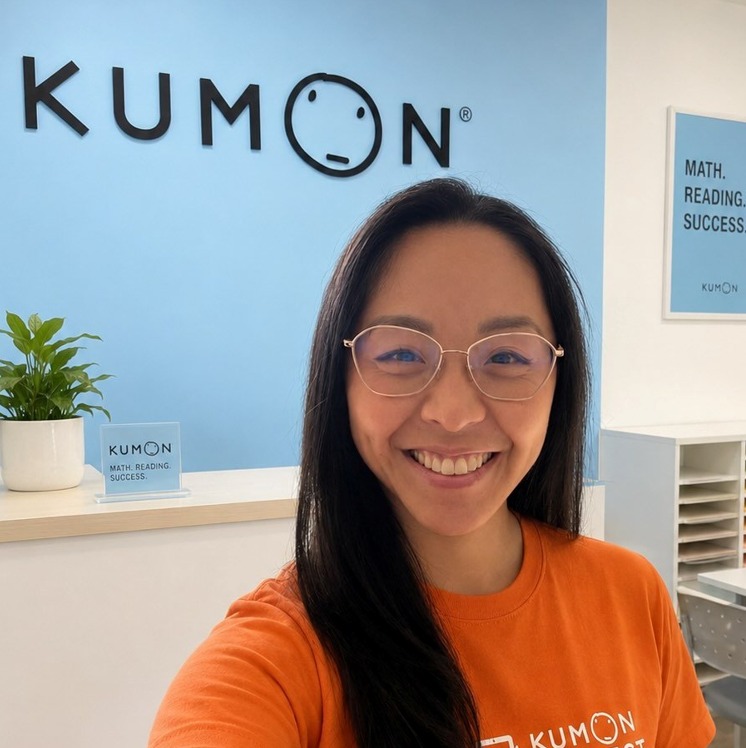 Foto orientadora Kumon unidade Santana de Parnaíba Tamboré